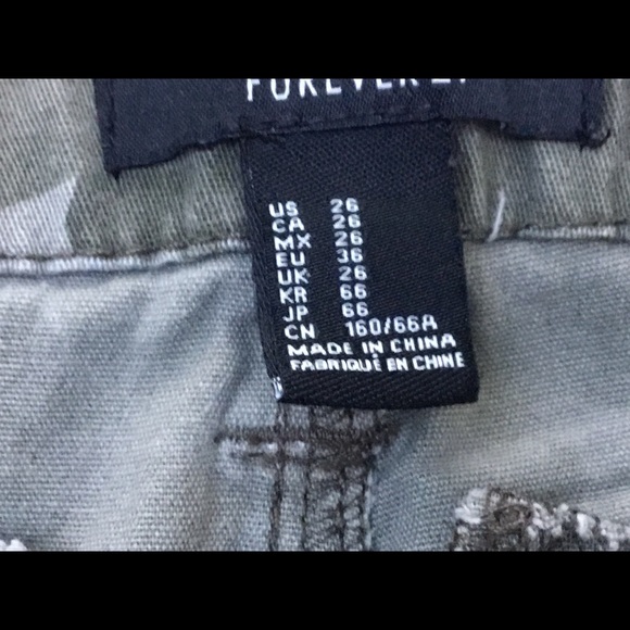 Forever 21 Women’s Distressed Camo skinny pants - Picture 7 of 8